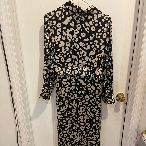 Zara woman’s dress long black/white patterned - Picture 2 of 4